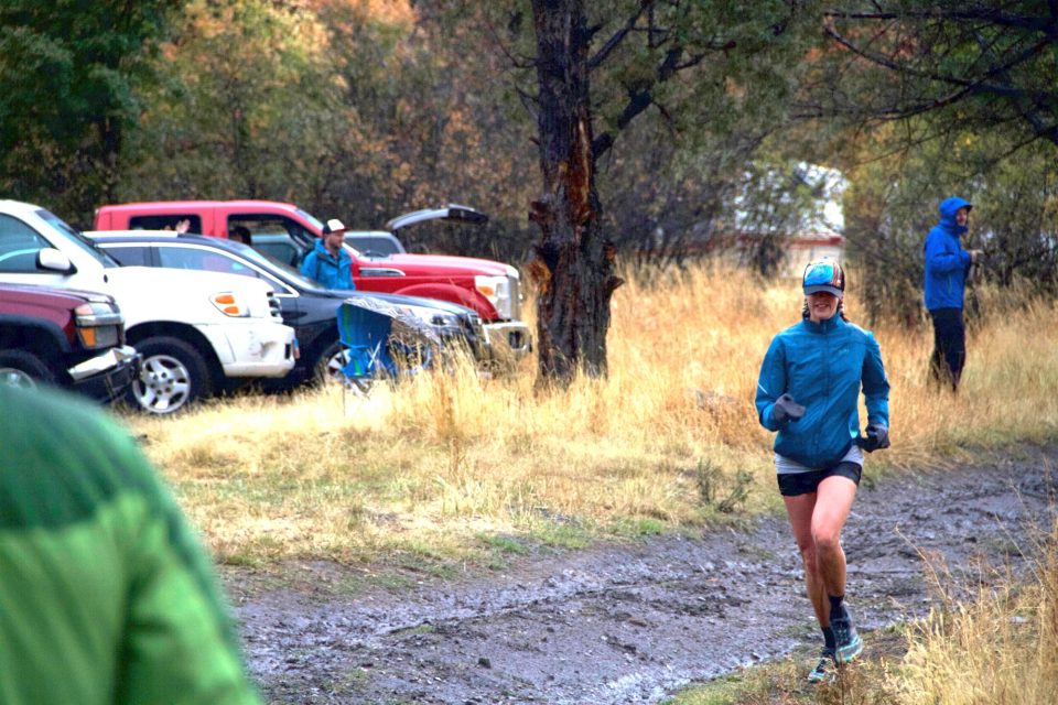 Chelsea Hathaway running into Leatham aid station at the 2016 Bear 100